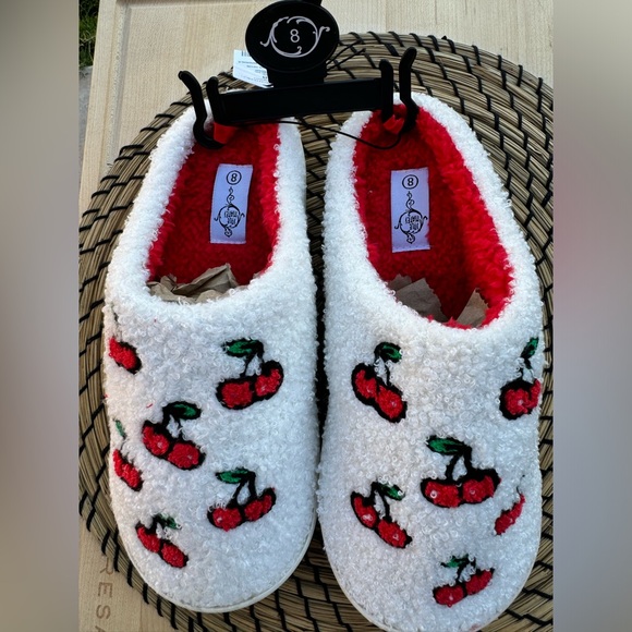 Women’s Cherry Slippers 🍒 Available in size 8 or 9 - Picture 3 of 3